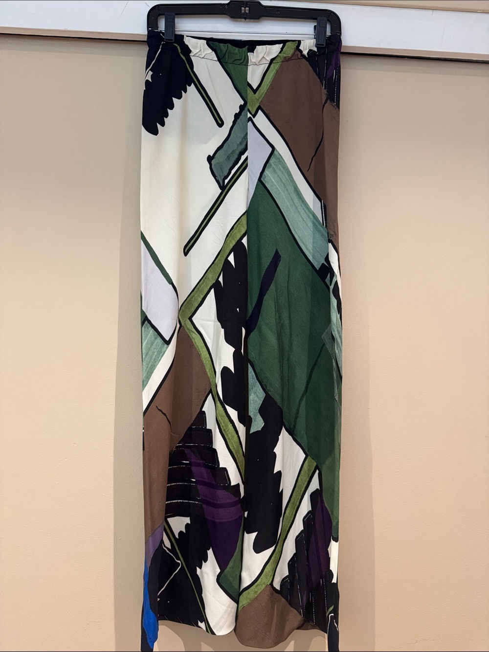 Abstract Print pants in shades of Green, Brown, Black & Cream